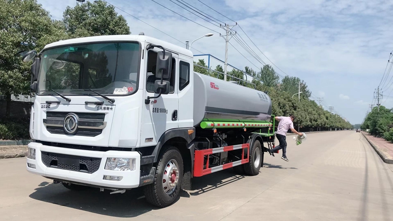 國六東風D9 15方灑水車