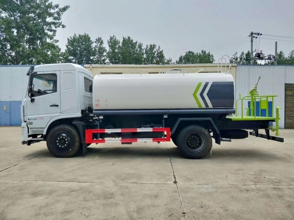 國(guó)六東風(fēng)D3灑水車(chē)12/14立方